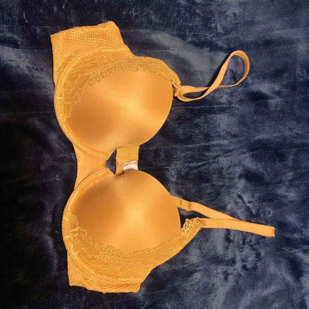 SAVAGE X FENTY never before worn demi cup bra